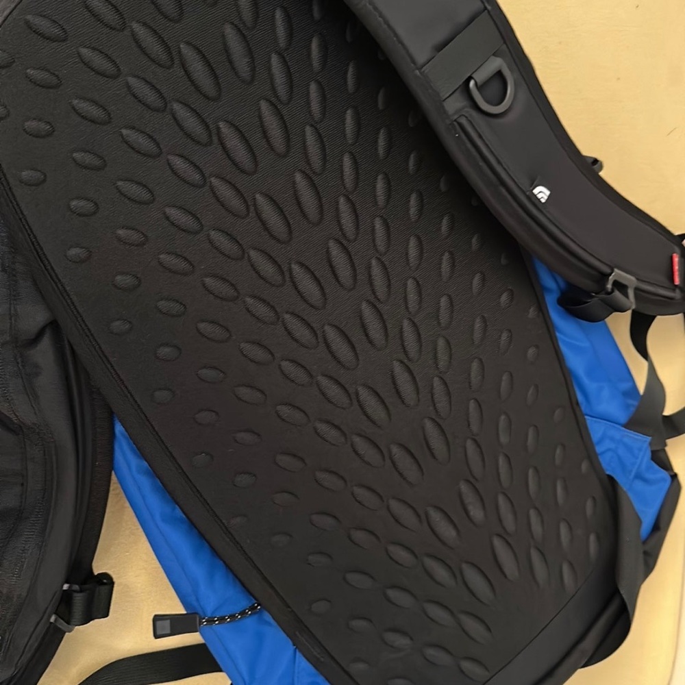 Supreme The North Face Summit Series Rescue Chugach 16 Backpack SS22 - Picture 7 of 11